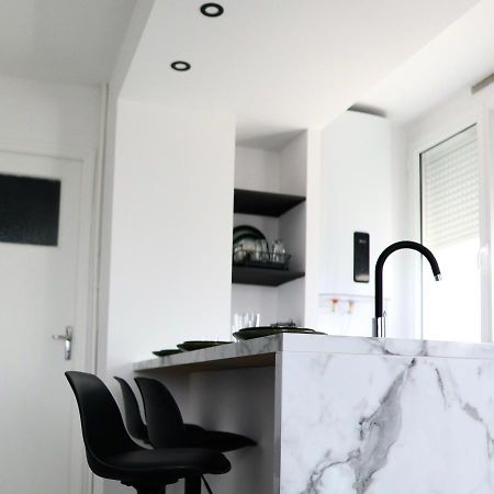 Appart- Hotel Love Room Yschool Troyes Dış mekan fotoğraf